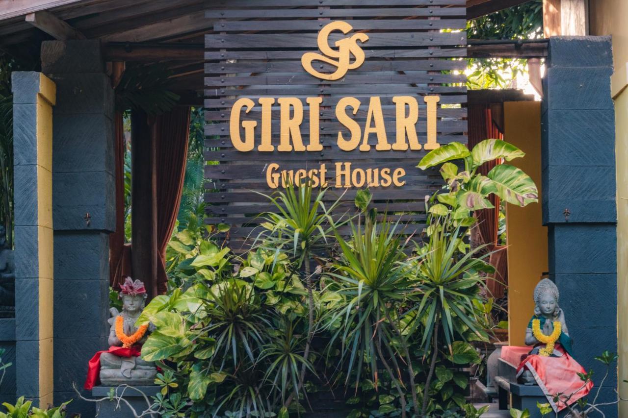 Giri Sari Guest House เปมูเตรัน ภายนอก รูปภาพ