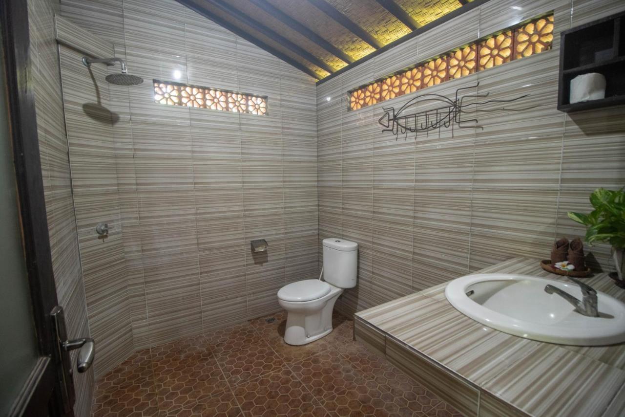 Giri Sari Guest House เปมูเตรัน ภายนอก รูปภาพ