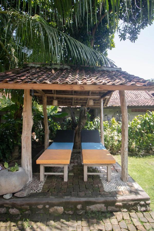 Giri Sari Guest House เปมูเตรัน ภายนอก รูปภาพ