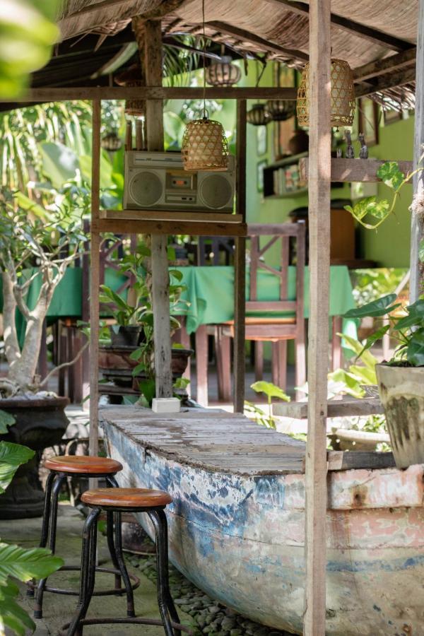 Giri Sari Guest House เปมูเตรัน ภายนอก รูปภาพ