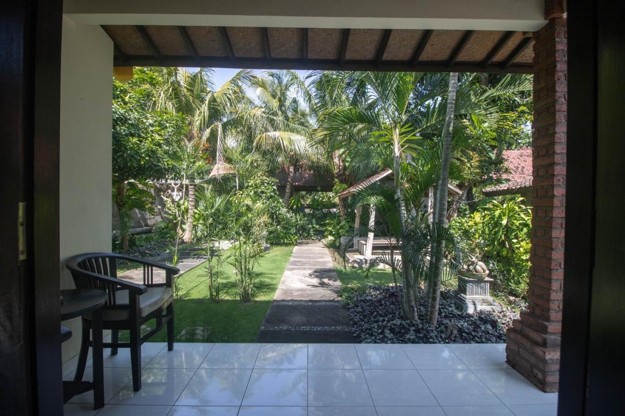 Giri Sari Guest House เปมูเตรัน ภายนอก รูปภาพ