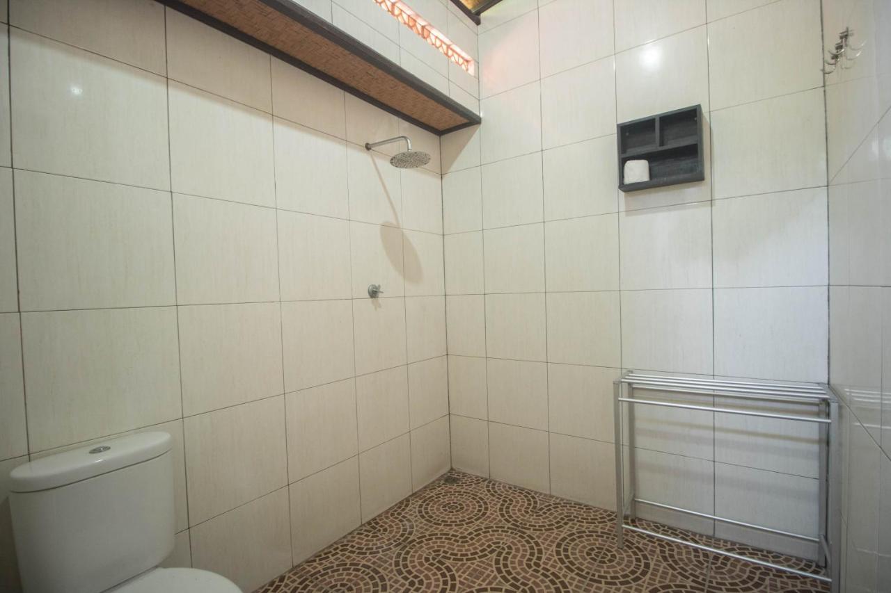 Giri Sari Guest House เปมูเตรัน ภายนอก รูปภาพ