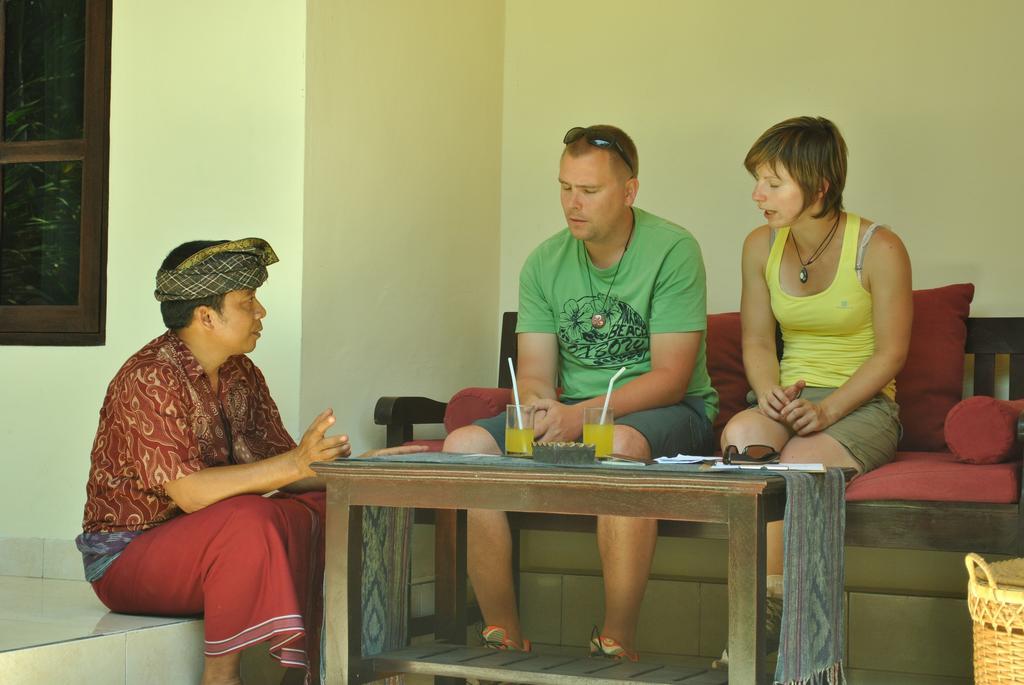 Giri Sari Guest House เปมูเตรัน ภายนอก รูปภาพ