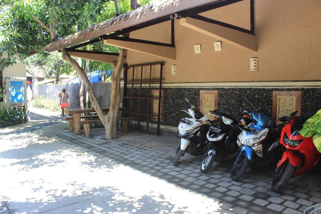 Giri Sari Guest House เปมูเตรัน ภายนอก รูปภาพ